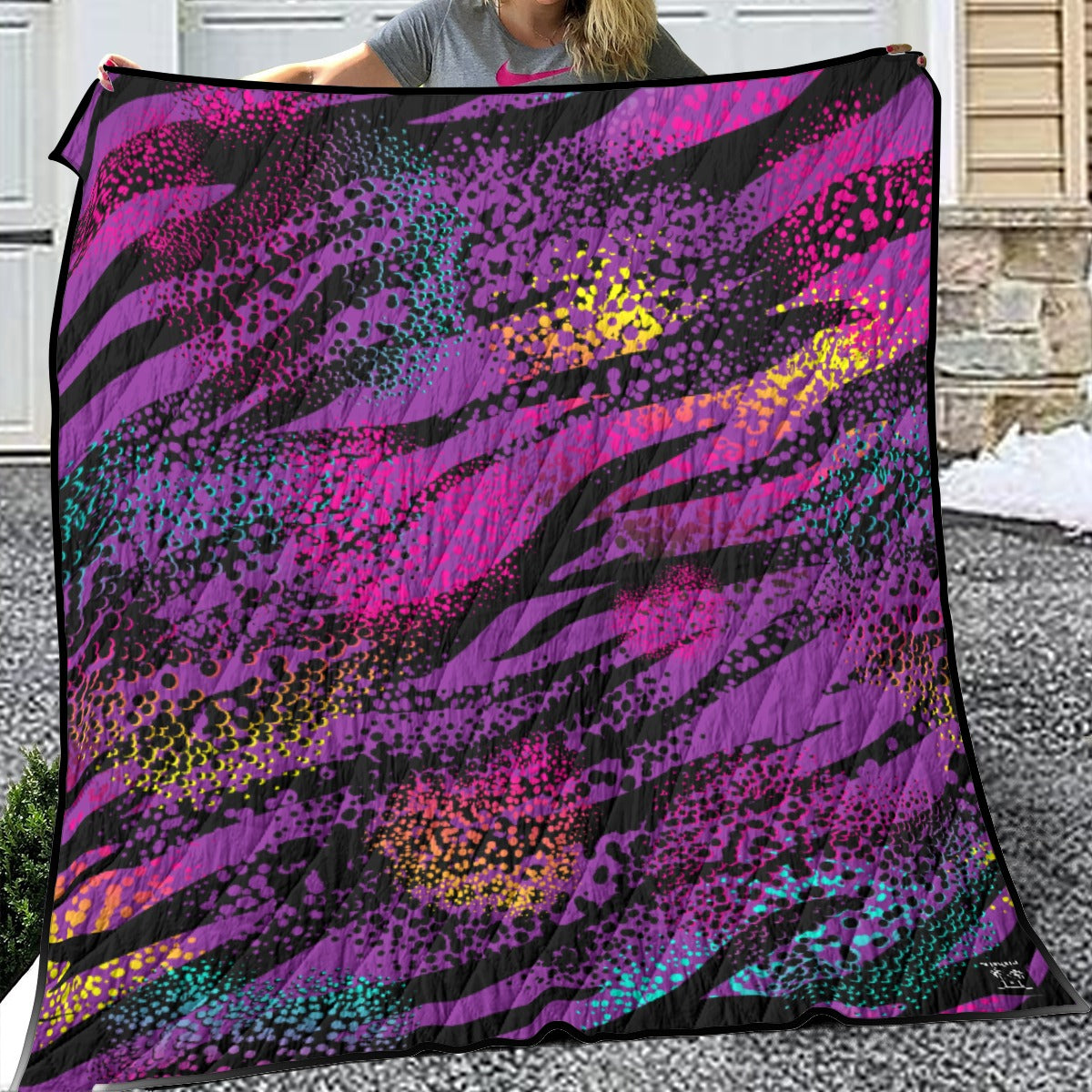Edged Lightweight Breathable Quilt - Animal Print
