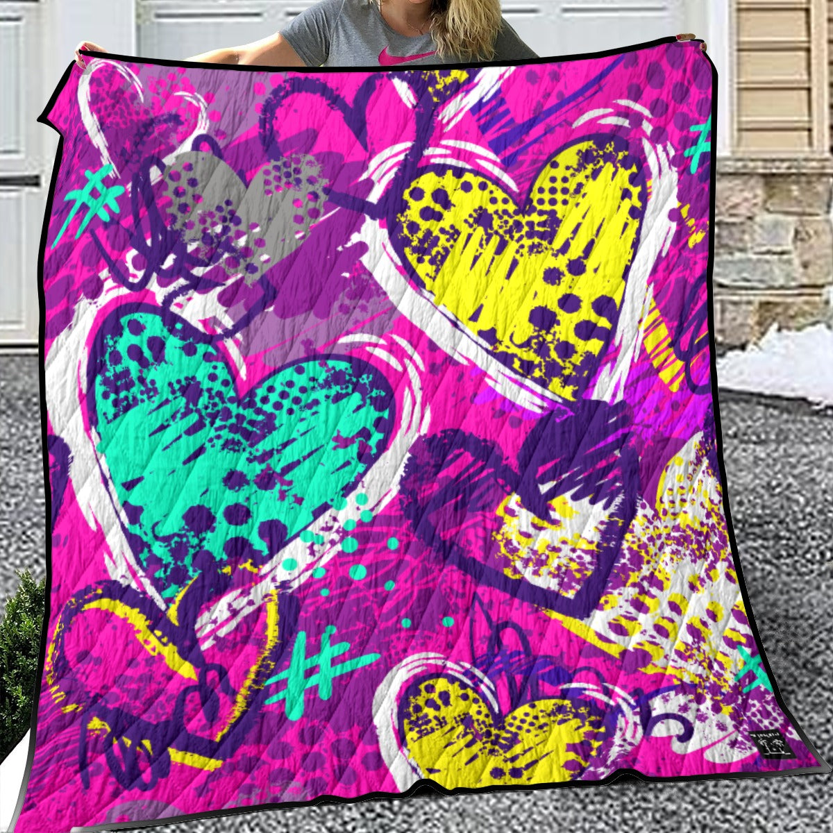 Edged Lightweight Breathable Quilt - Hearts
