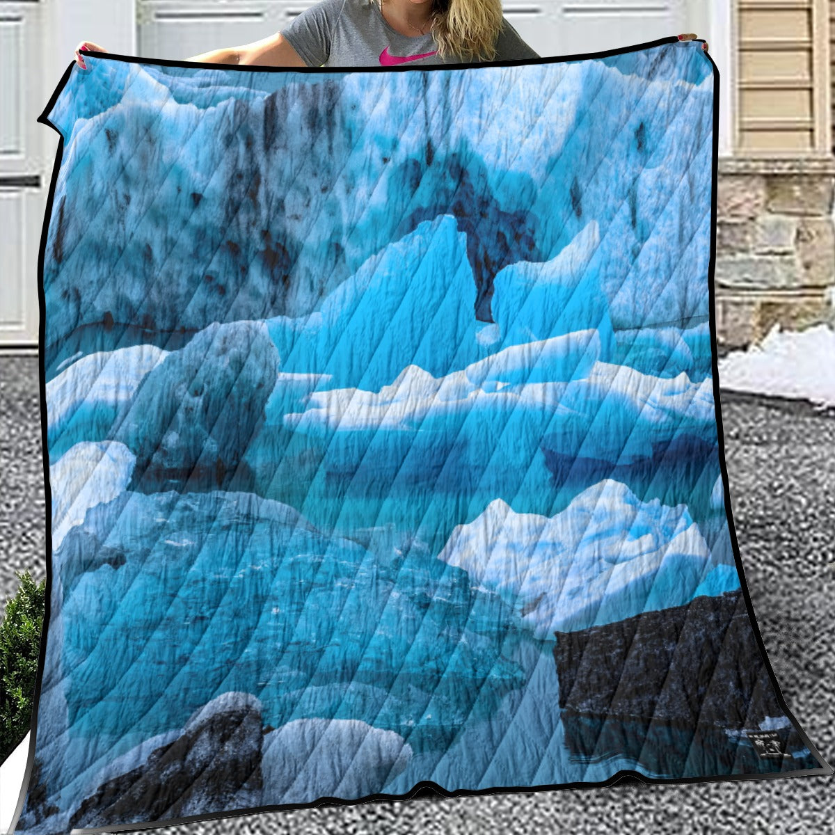 Edged Lightweight Breathable Quilt - Glacier