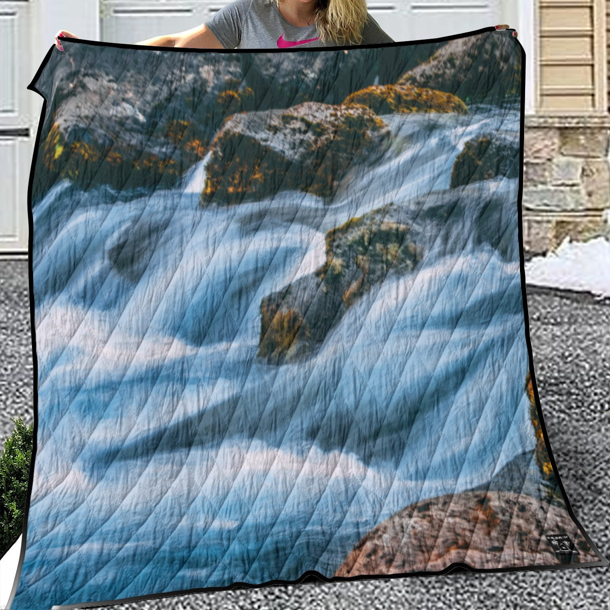Edged Lightweight Breathable Quilt - River