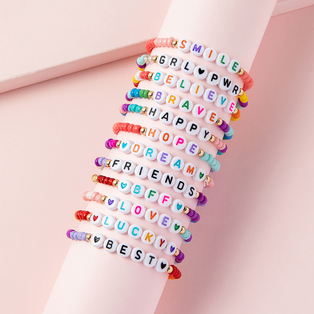 Ensemble de bracelets de lettres en perles acryliques faits à la main 