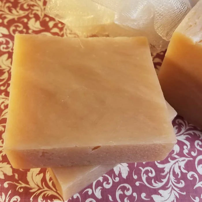 Barre de savon parfumée au beurre de rose et de shae vintage avec du lait de chèvre nourrissant pour la peau